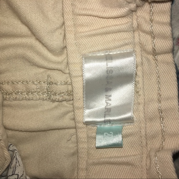 Beige high waisted shorts - Picture 3 of 3